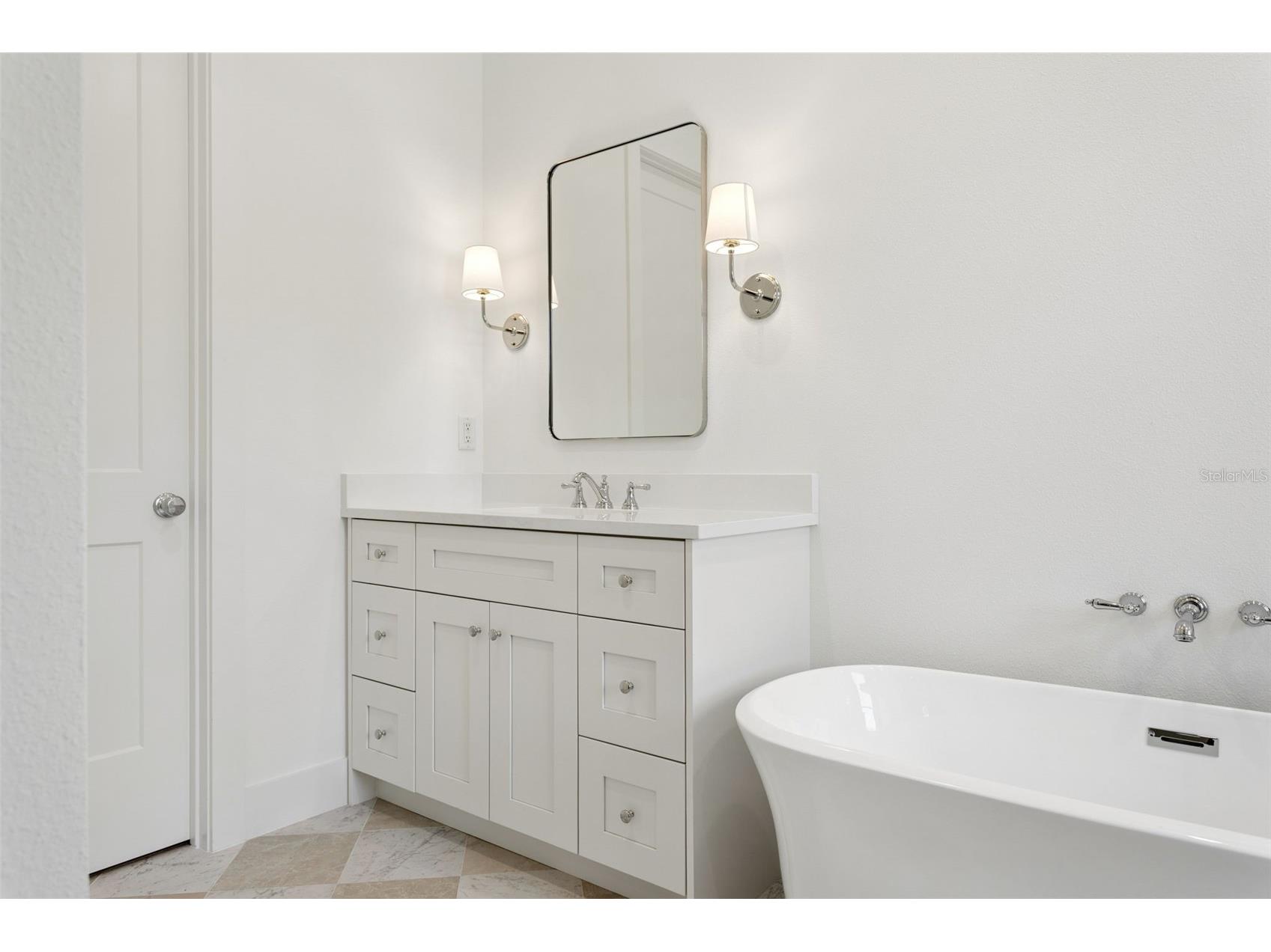 2704 W Tyson Avenue Tampa FL 33611 TB8480861 image38