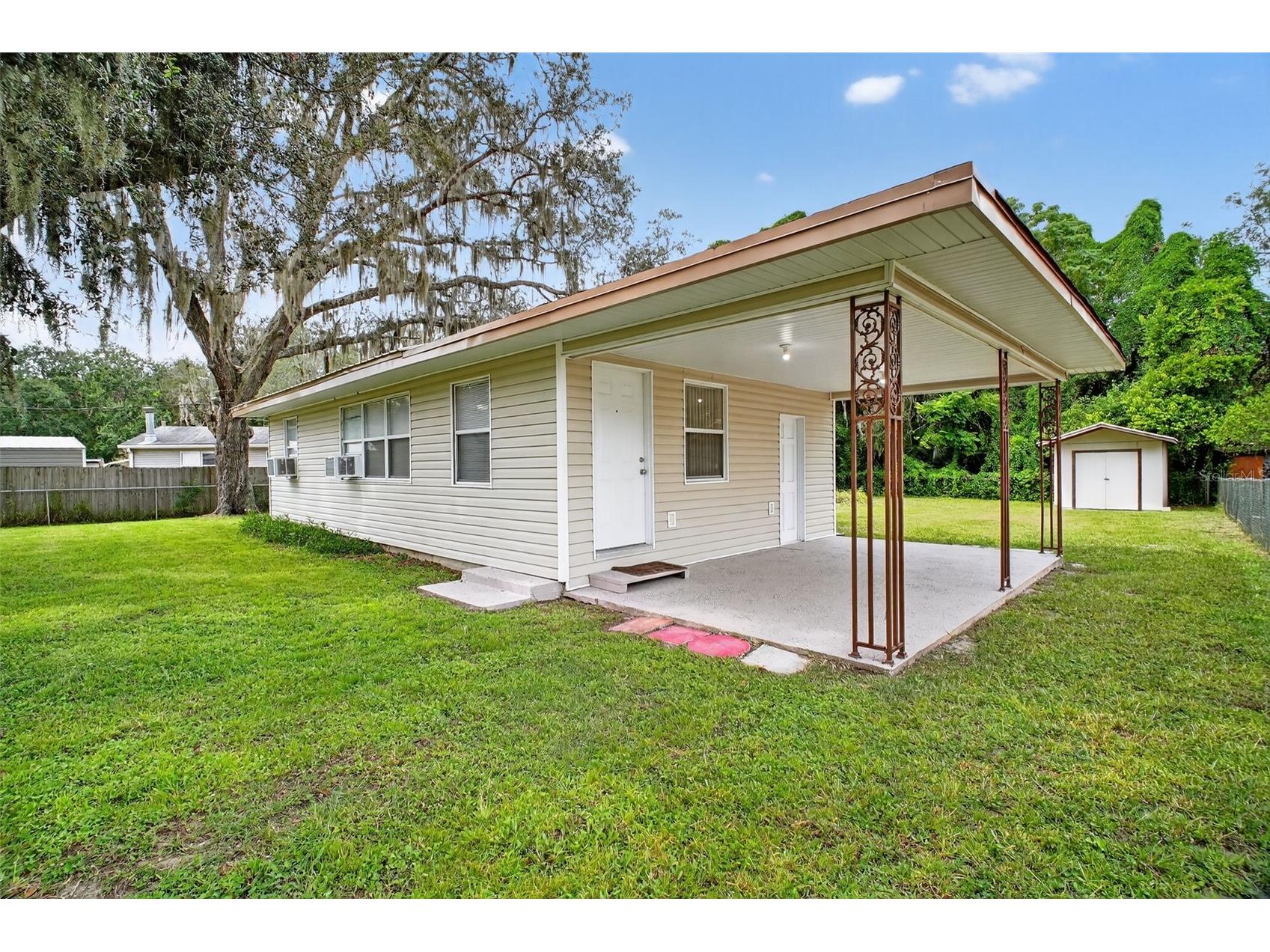 2704 Wood Street Leesburg FL 34748 G5102100 image1