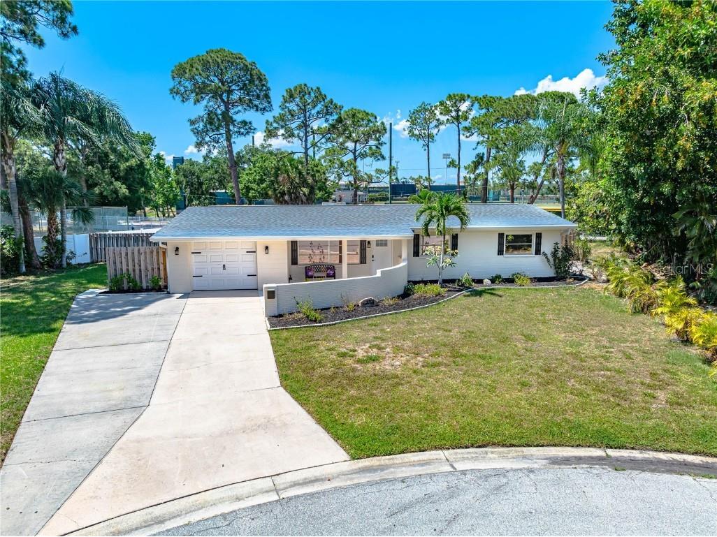 2705 Bruce Lane Sarasota FL 34237 A4611138 image1