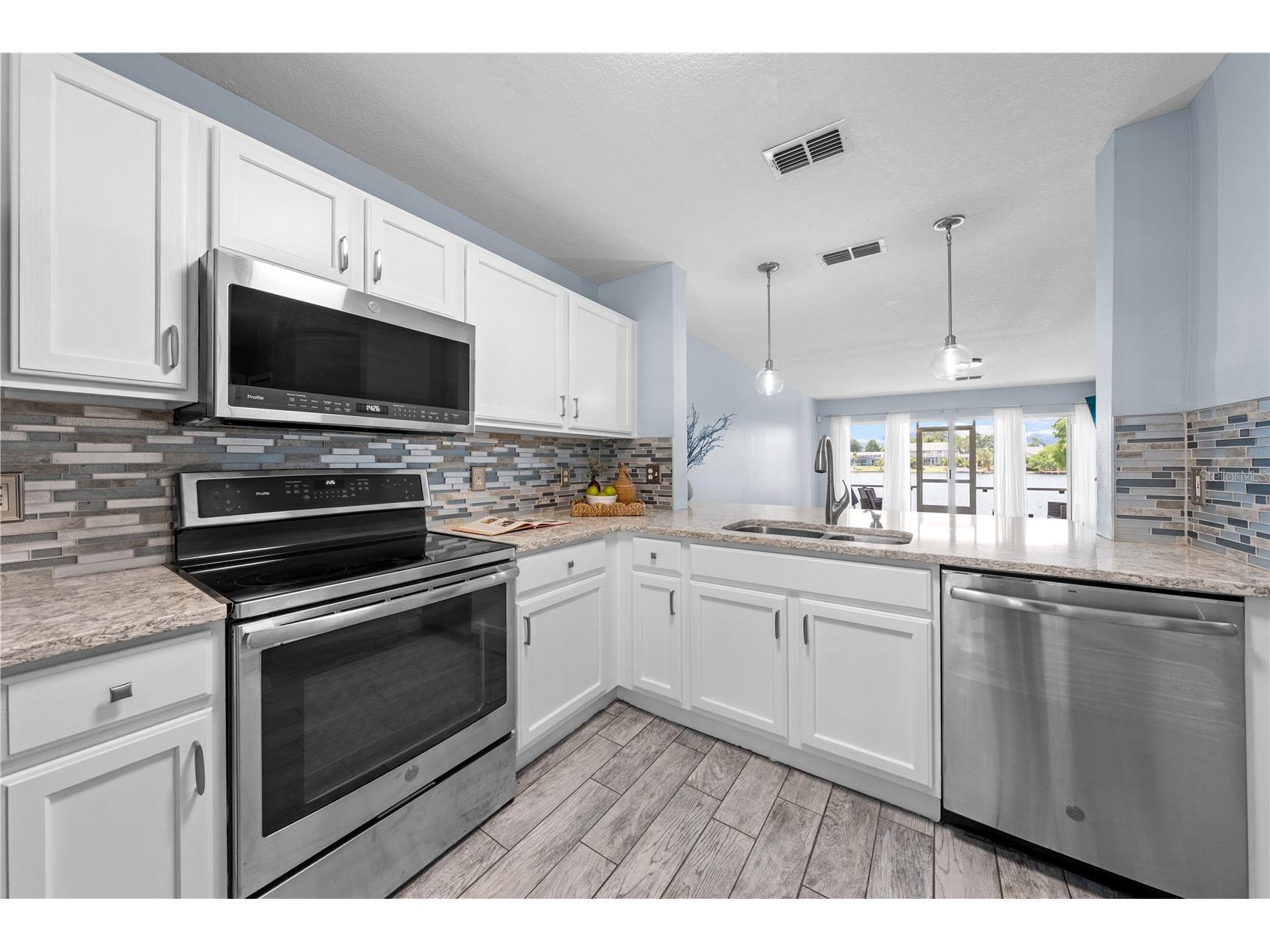 2705 Emerald Lake Ct #2705 Kissimmee FL 34744 - Fish Lake S5153755 image4