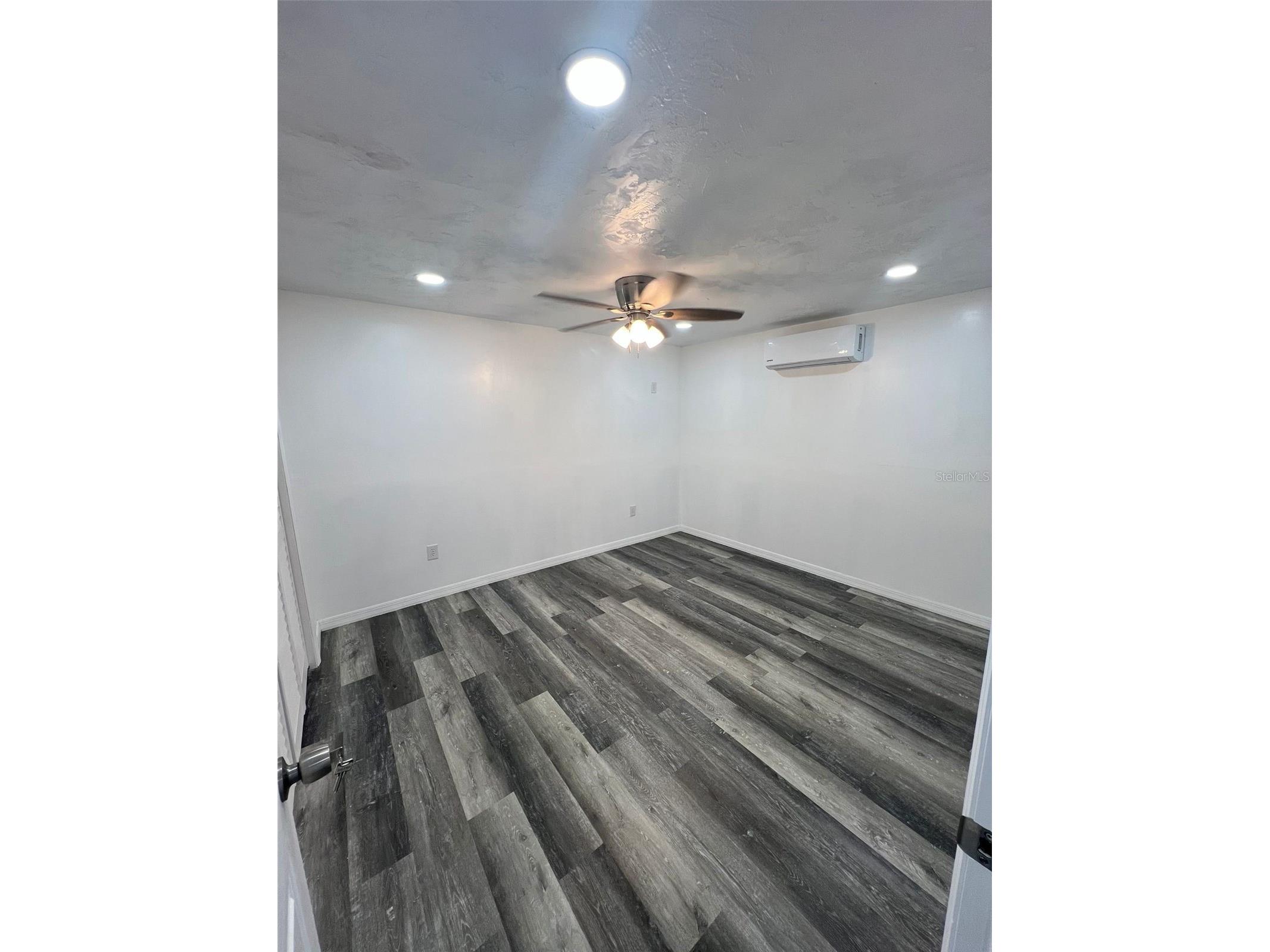 2705 Gardner Place Holiday FL 34691 TB8489233 image16