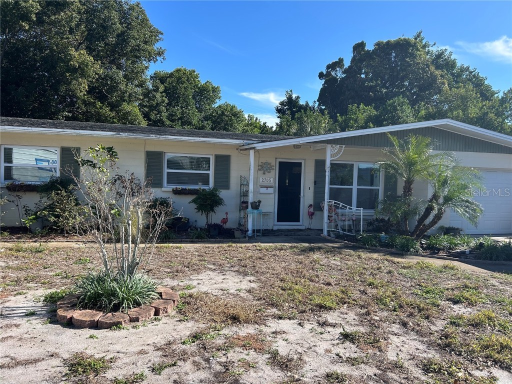 2705 Oxford Drive W Bradenton FL 34205 A4592563 image1