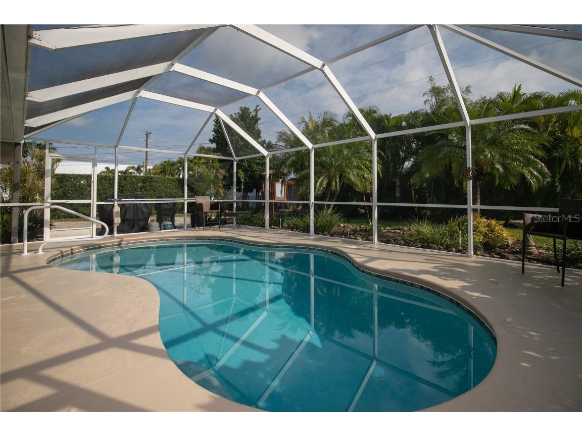 2705 SE 8th Place Cape Coral FL 33904 A4594535 image1