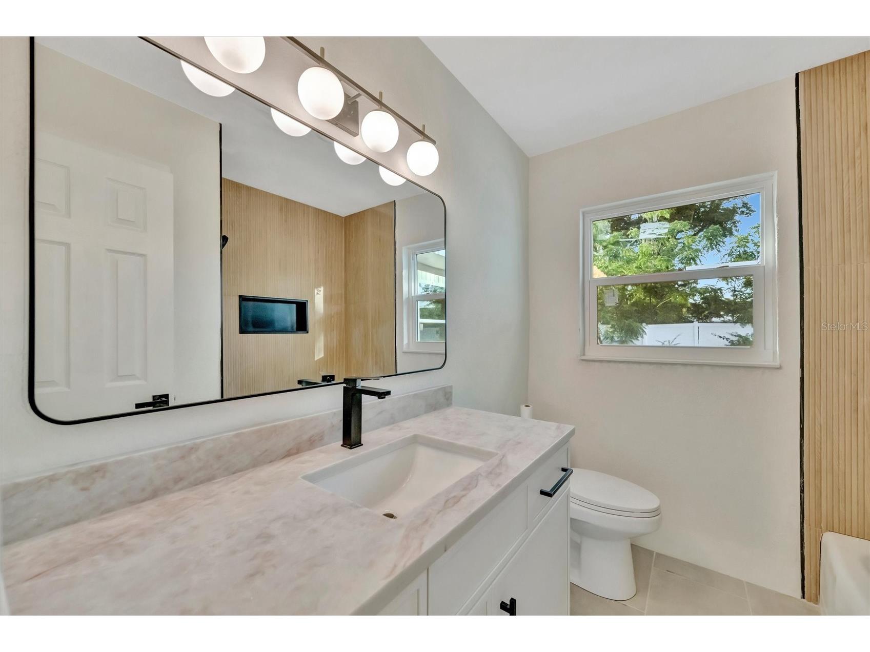 2705 Sunnyside Street Sarasota FL 34239 A4695026 image13