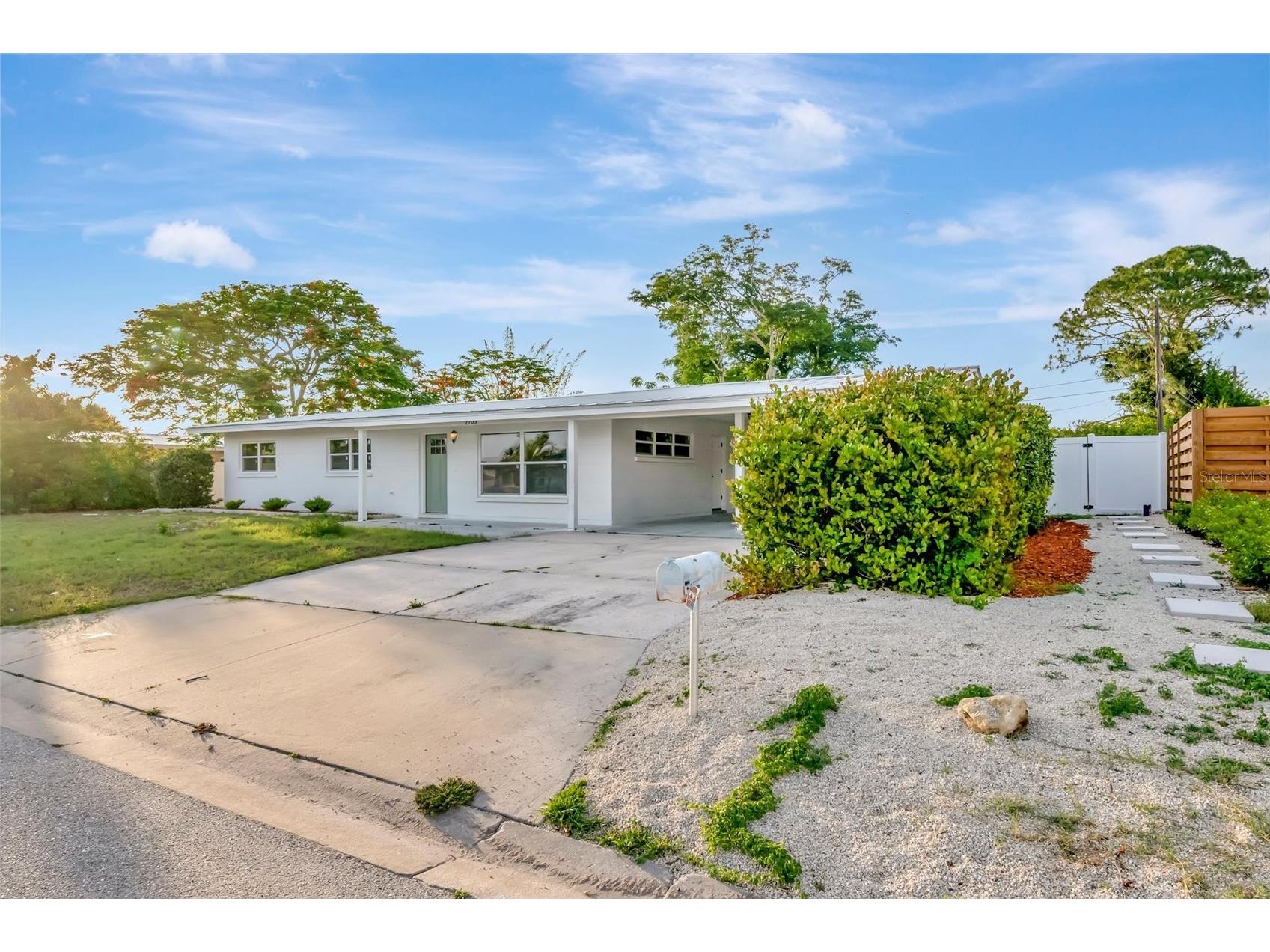 2705 Sunnyside Street Sarasota FL 34239 A4695026 image2