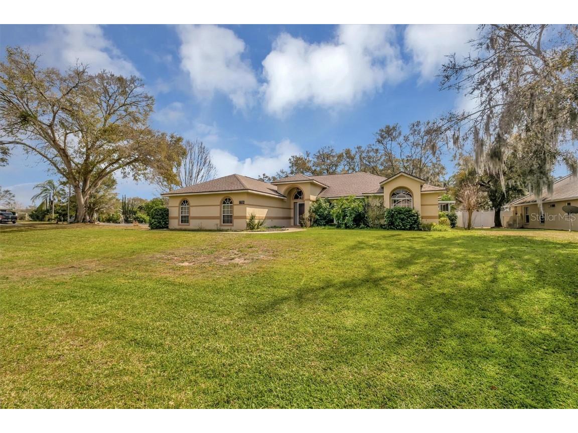 2706 Bayview Drive Eustis FL 32726 O6093035 image1