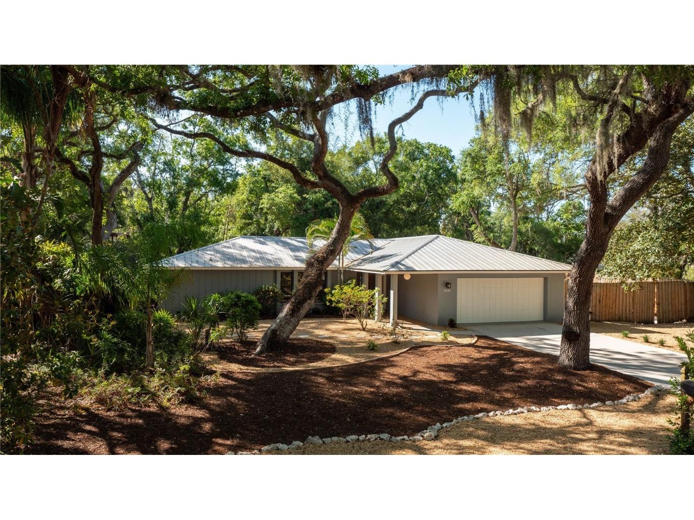 2706 Greendale Drive Sarasota FL 34232 A4604154 image1