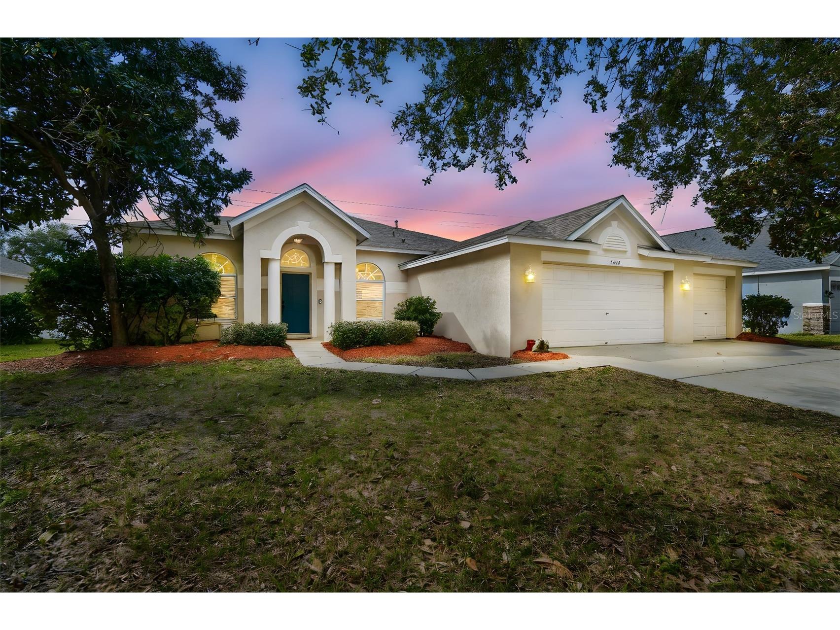 2706 Valencia Grove Drive Valrico FL 33596 TB8477832 image1