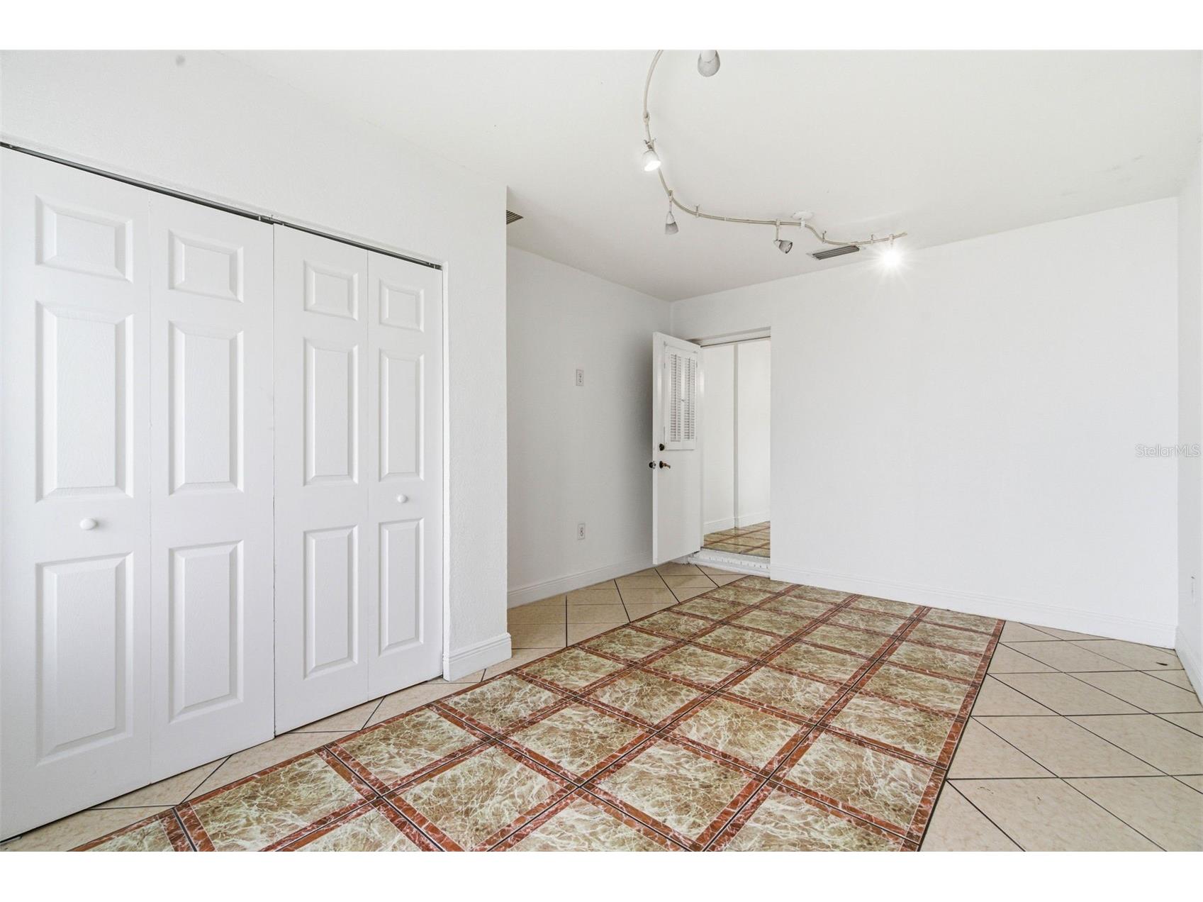 2706 W Powhatan Avenue Tampa FL 33614 TB8483863 image40