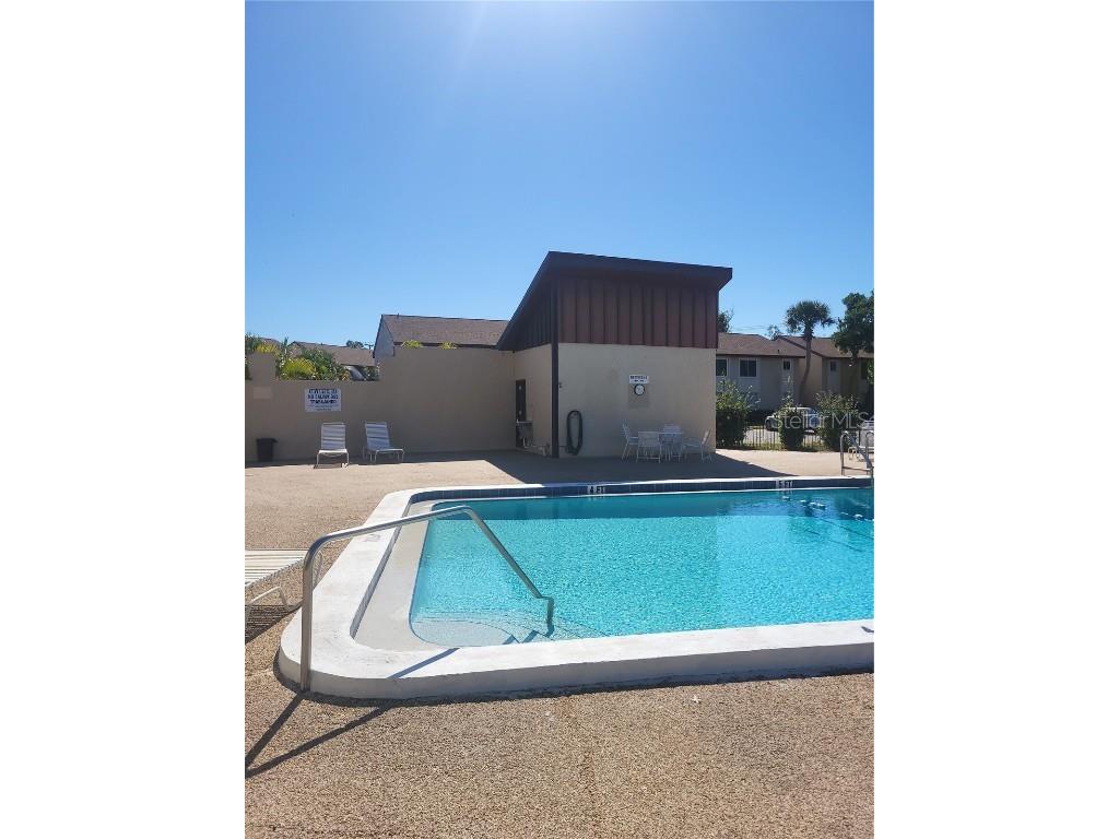 2707 Hidden Lake Boulevard #D Sarasota FL 34237 A4670963 image18