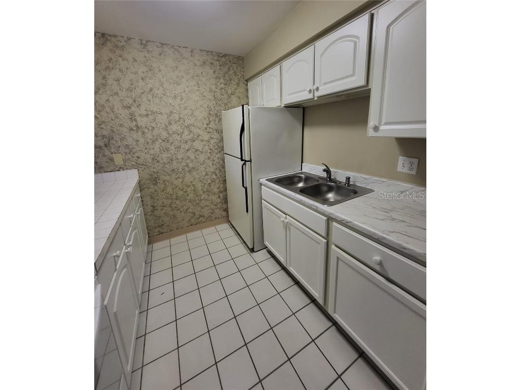 2707 Hidden Lake Boulevard #D Sarasota FL 34237 A4670963 image7