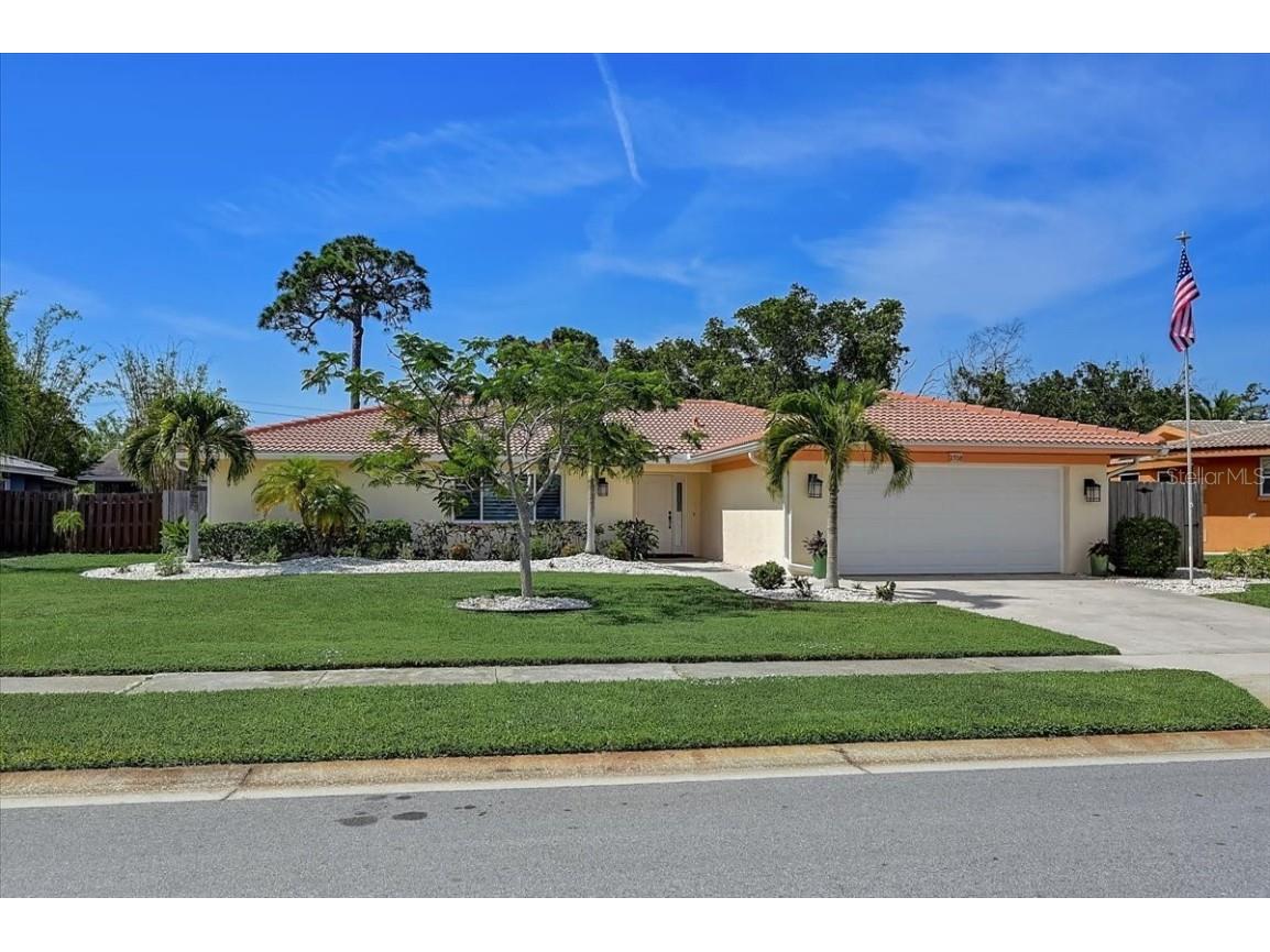 2708 Coventry Drive Sarasota FL 34231 A4569922 image1