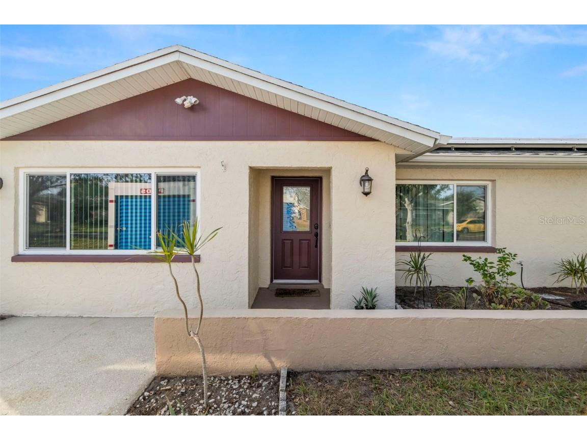 2708 Fulton Street SW Largo FL 33774 TB8334023 image1