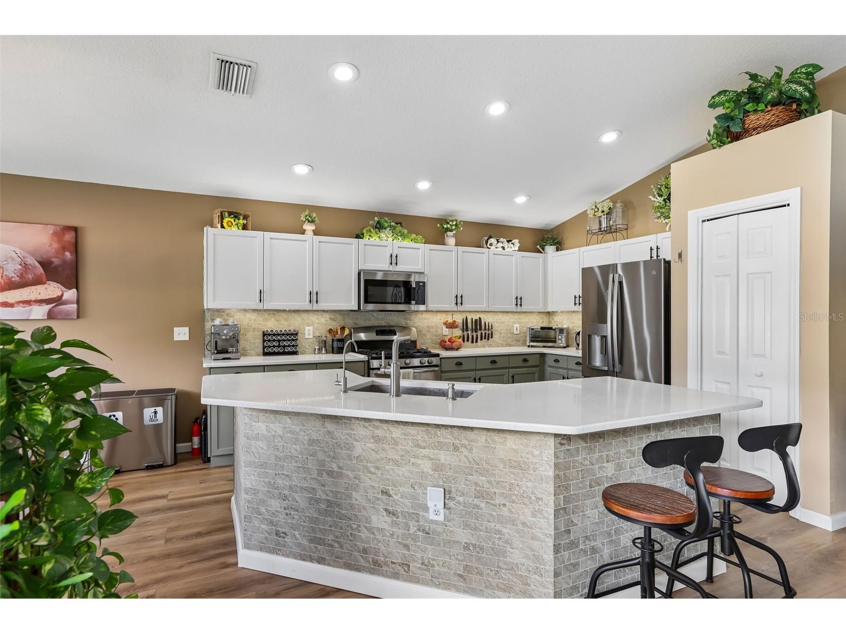 2708 Valencia Grove Drive Valrico FL 33596 TB8514882 image13