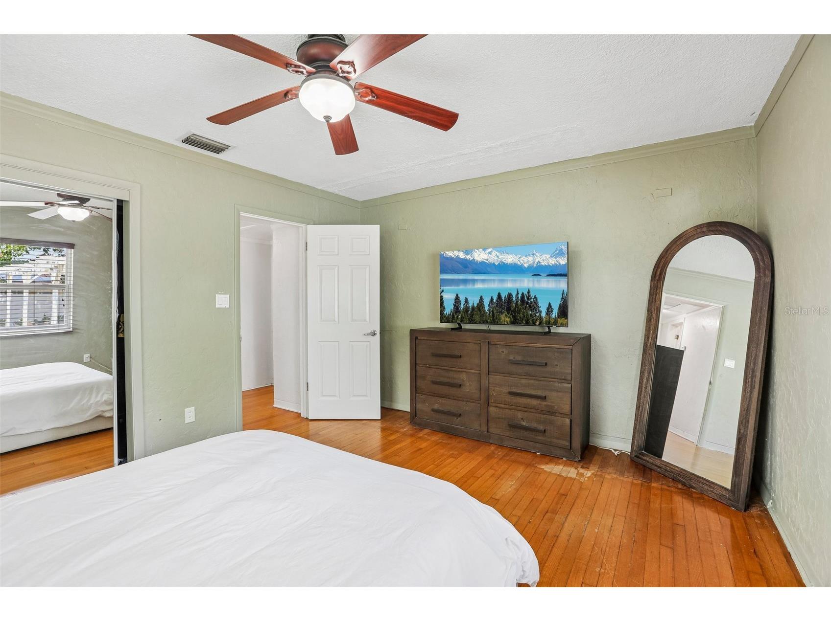 2709 49th Street N Saint Petersburg FL 33710 TB8515859 image15