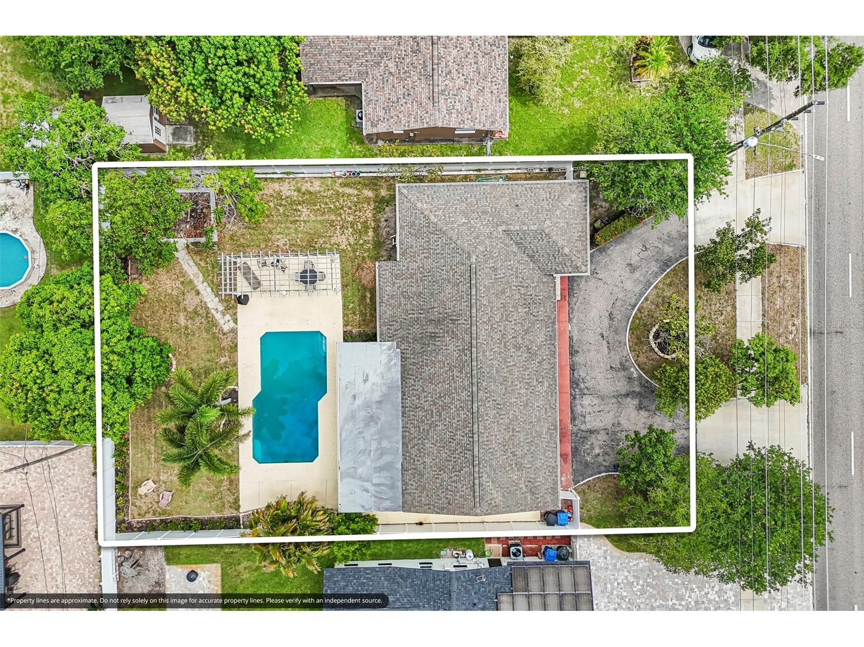 2709 49th Street N Saint Petersburg FL 33710 TB8515859 image3