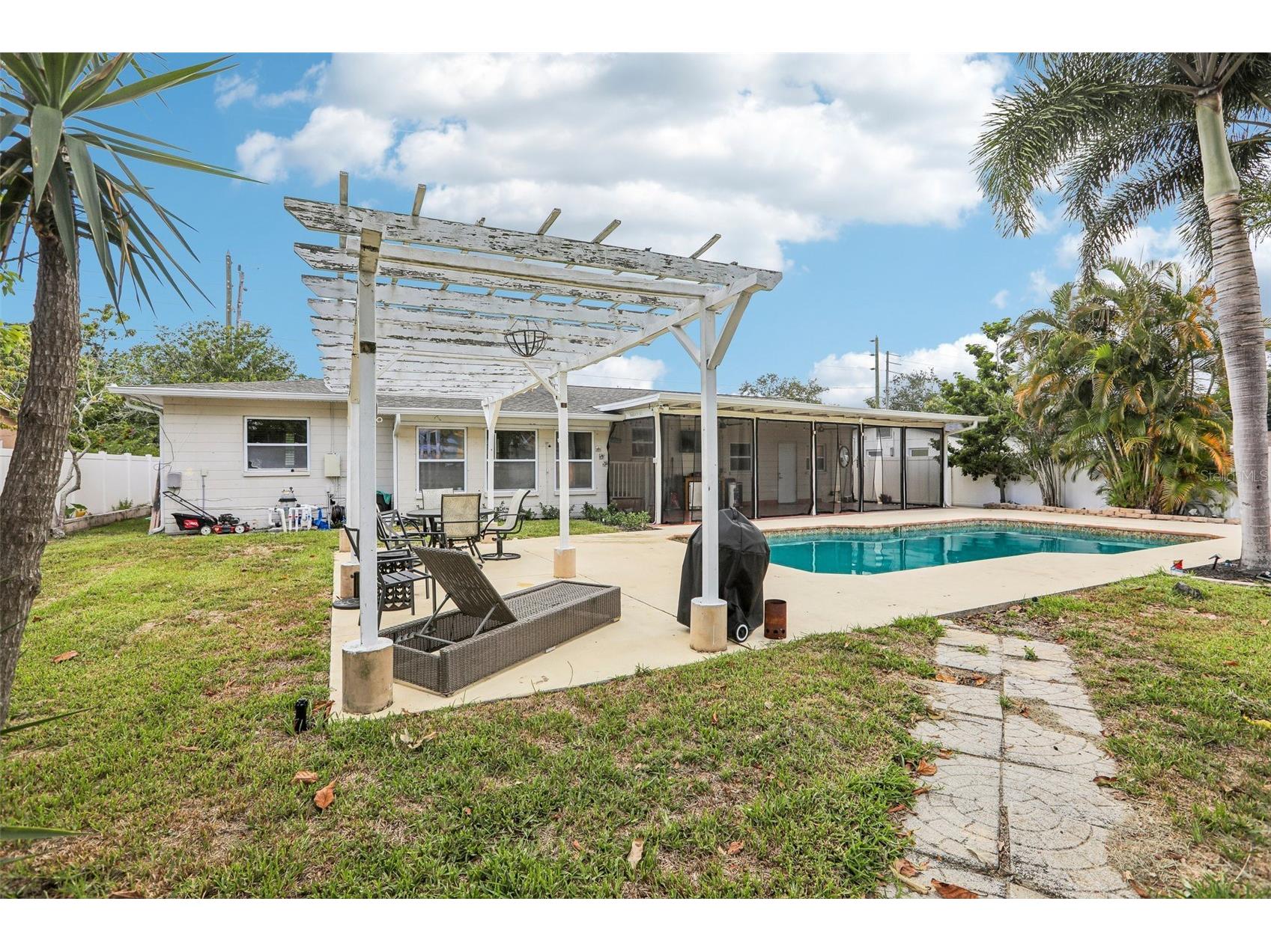 2709 49th Street N Saint Petersburg FL 33710 TB8515859 image30