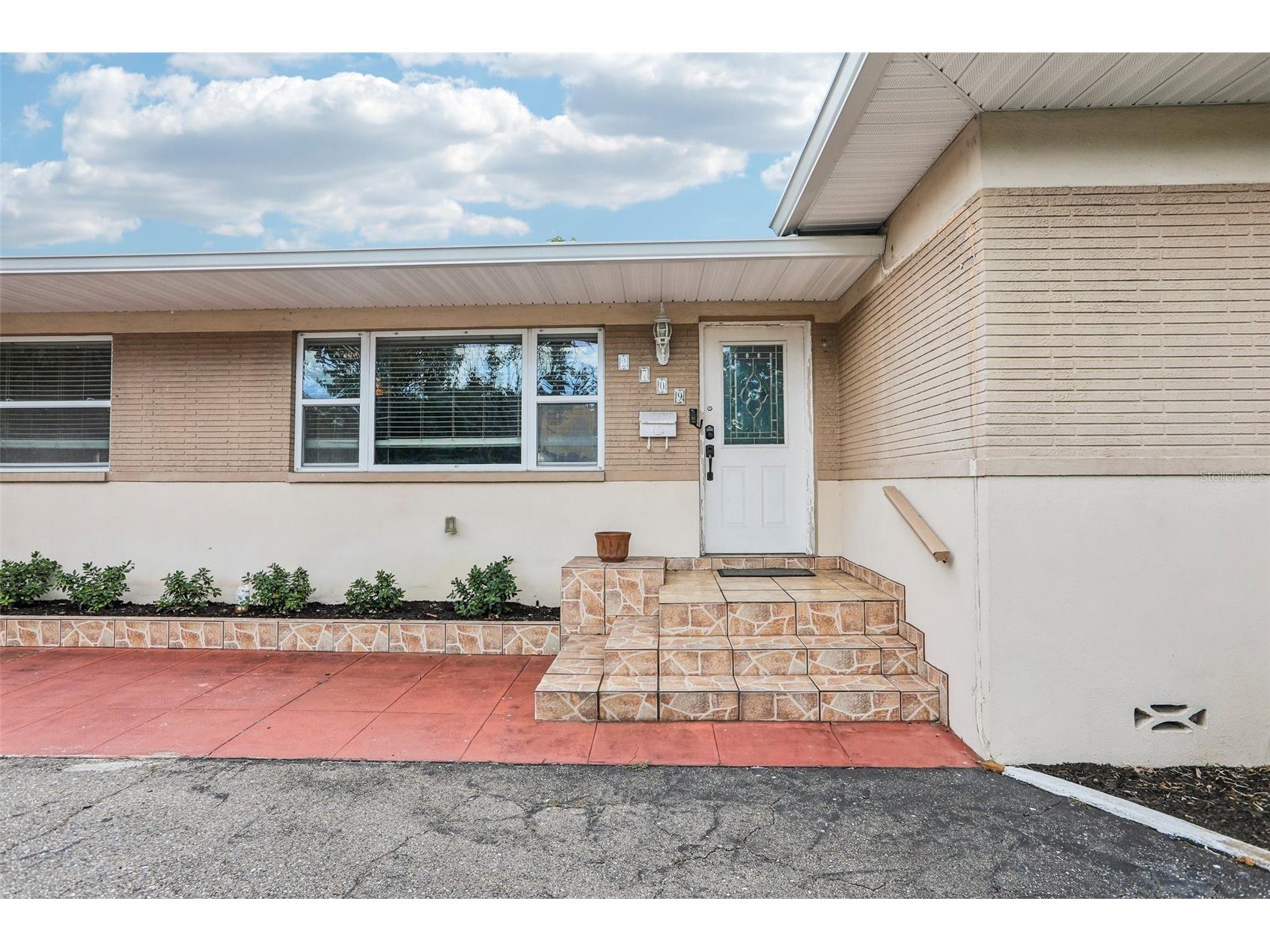 2709 49th Street N Saint Petersburg FL 33710 TB8515859 image5