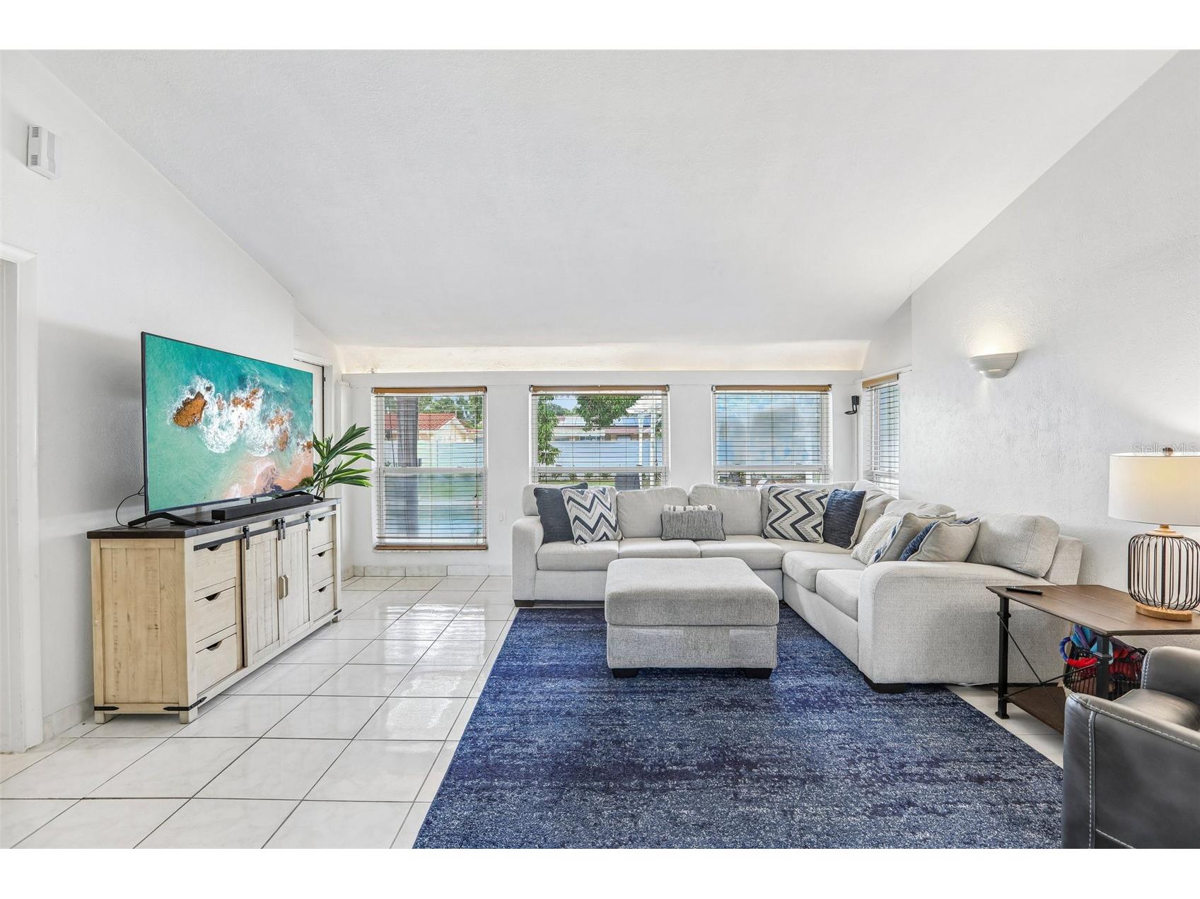 2709 49th Street N Saint Petersburg FL 33710 TB8515859 image9