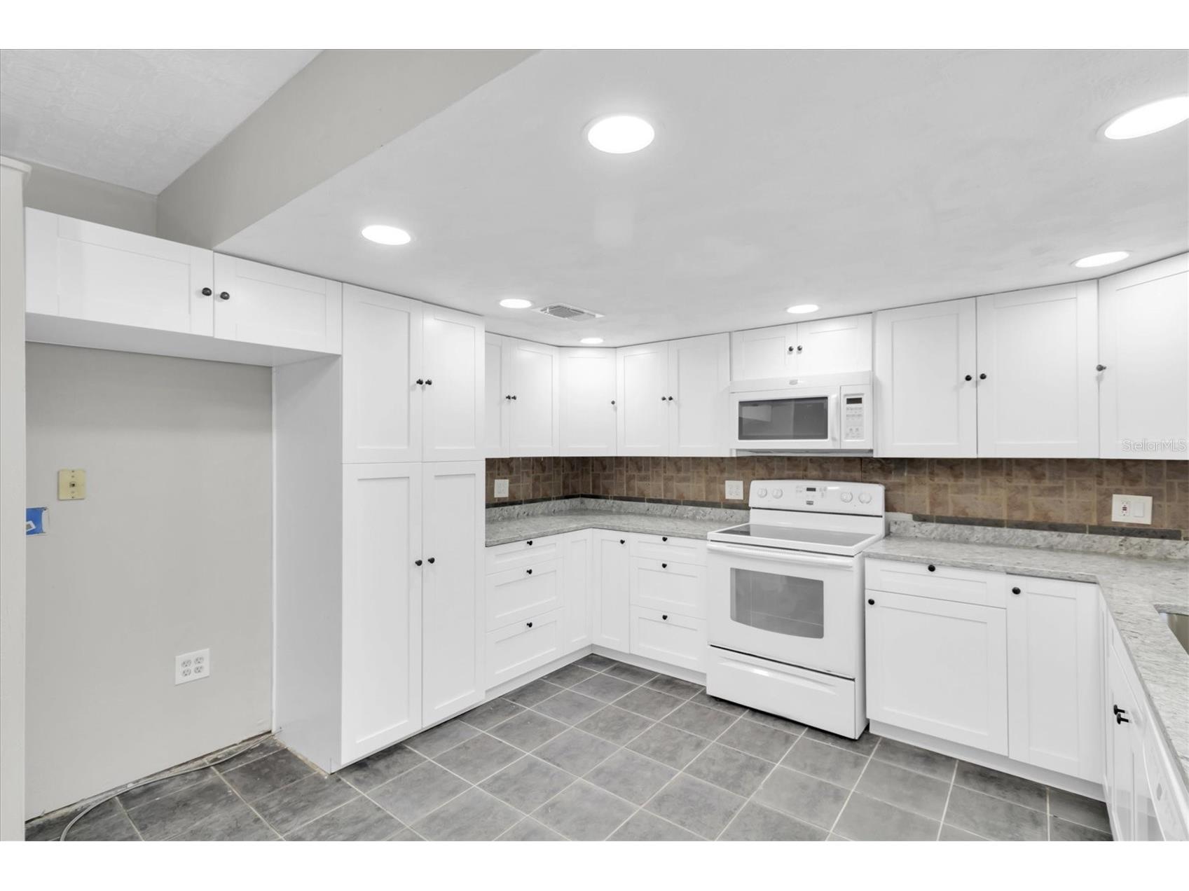 271 Eastpoint Court Spring Hill FL 34606 - Hunters Lake TB8473669 image9