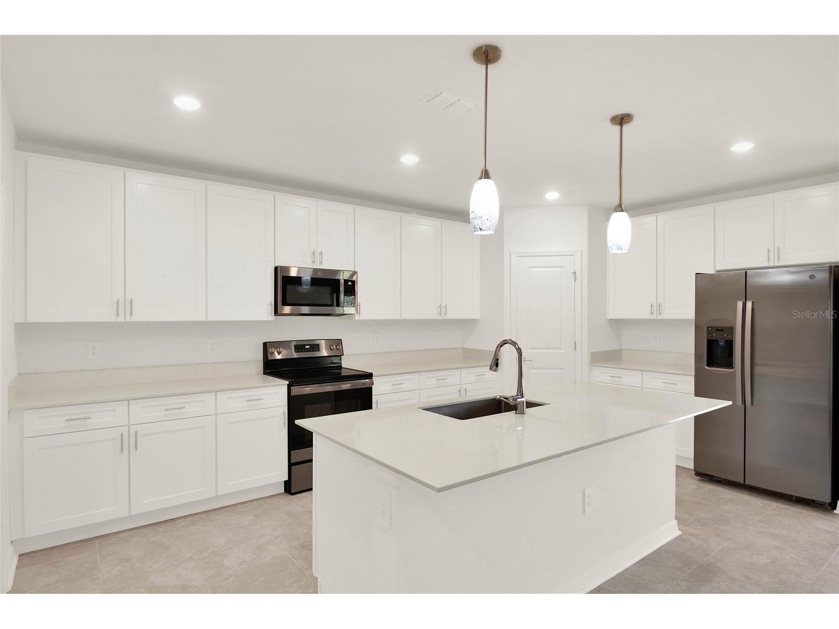 271 Inman Boulevard Winter Haven FL 33881 W7881213 image2