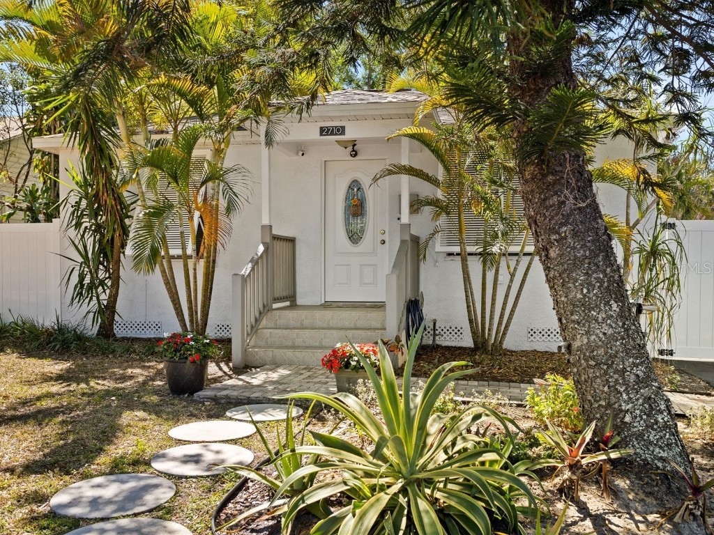 2710 16th Avenue N Saint Petersburg FL 33713 U8192849 image1