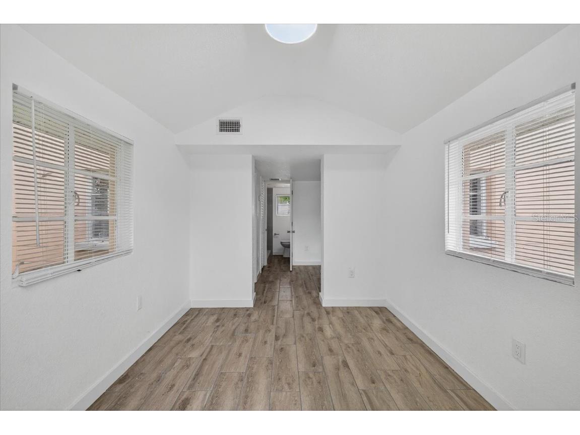 2710 53rd Avenue N Saint Petersburg FL 33714 TB8424402 image12