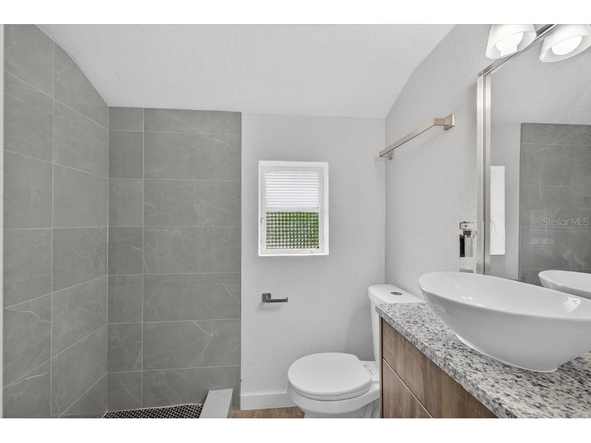 2710 53rd Avenue N Saint Petersburg FL 33714 TB8424402 image24