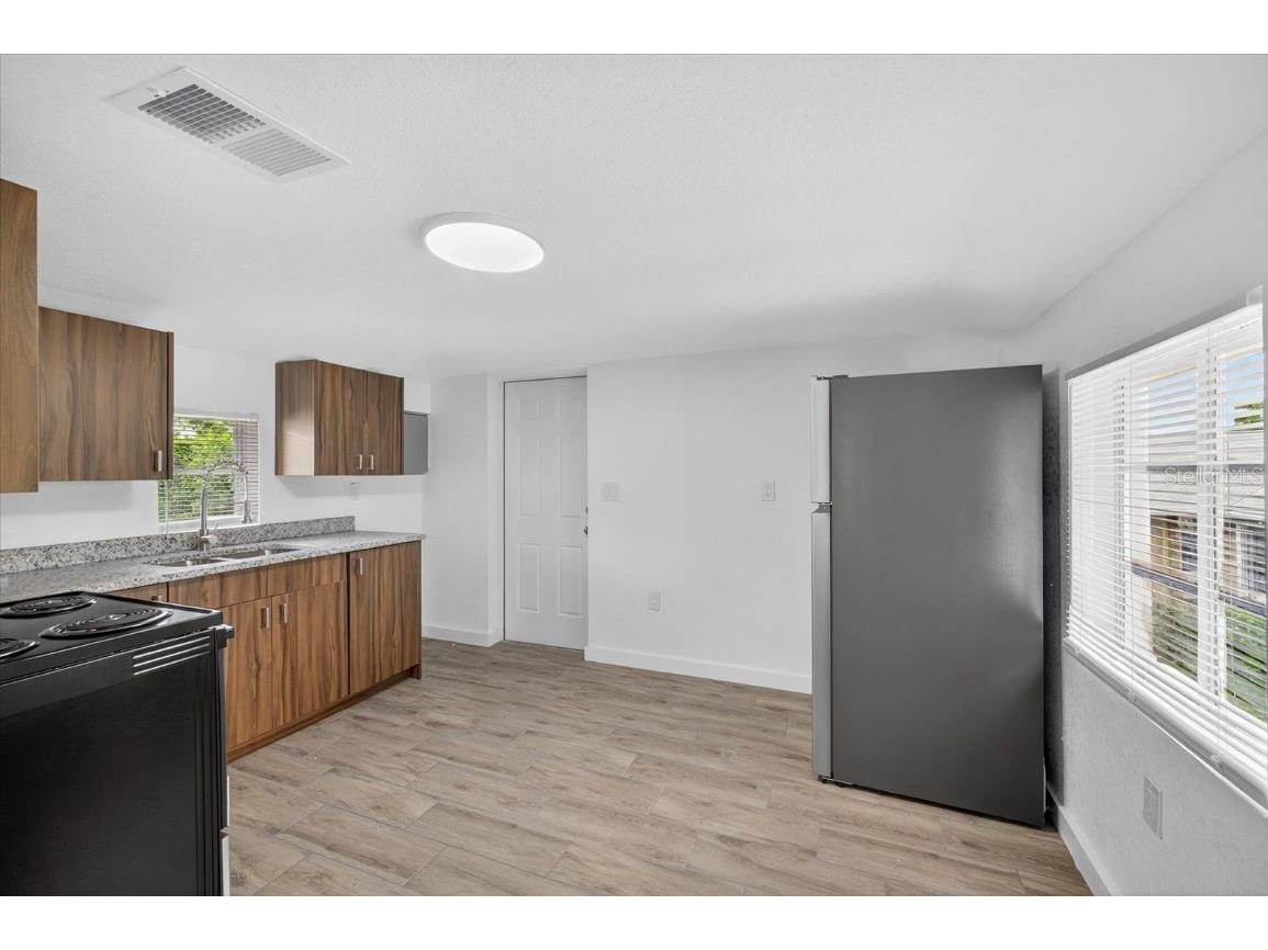 2710 53rd Avenue N Saint Petersburg FL 33714 TB8424402 image27