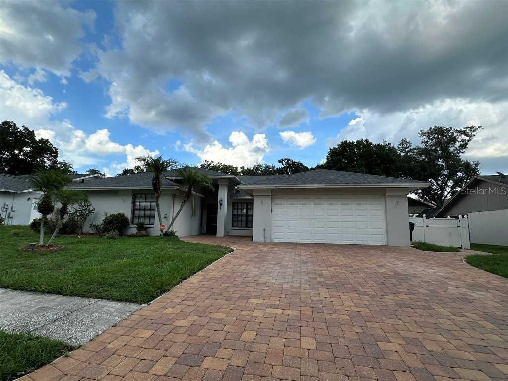 2711 Berryknoll Place Valrico FL 33596 T3538693 image1