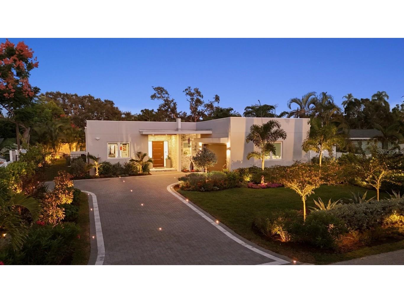 2711 Blossom Drive Sarasota FL 34239 A4669337 image1