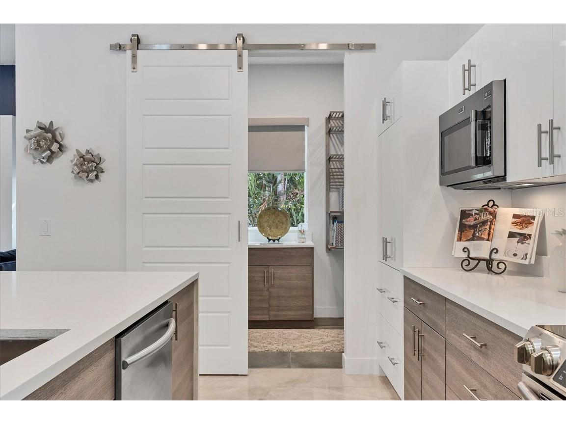 2711 Blossom Drive Sarasota FL 34239 A4669337 image11