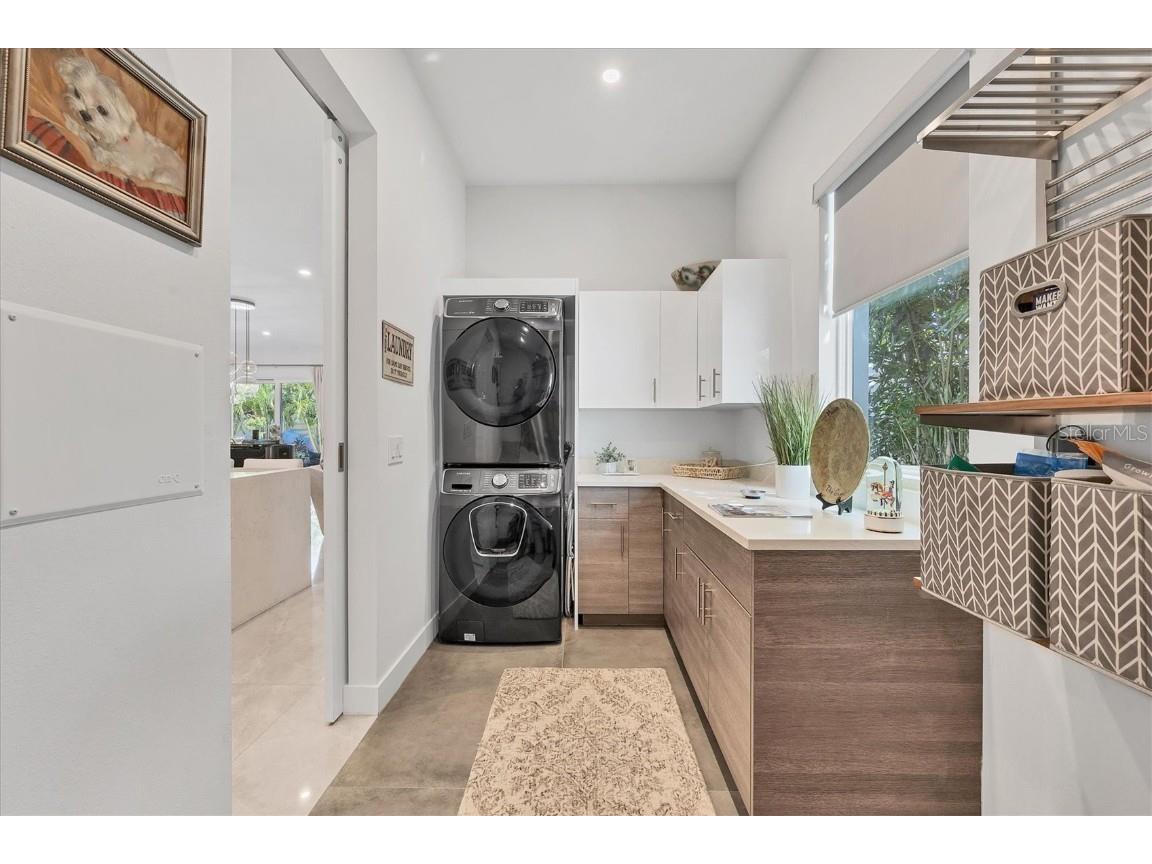 2711 Blossom Drive Sarasota FL 34239 A4669337 image12