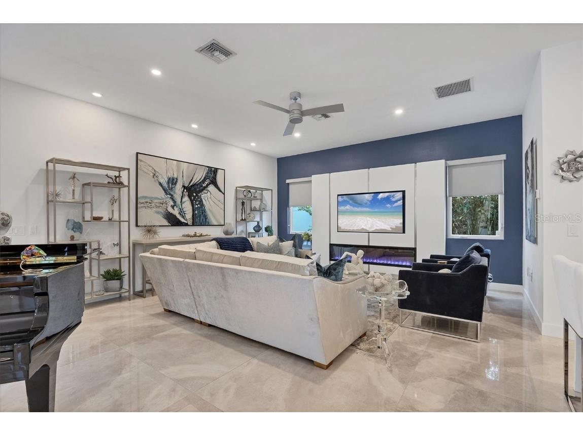 2711 Blossom Drive Sarasota FL 34239 A4669337 image13