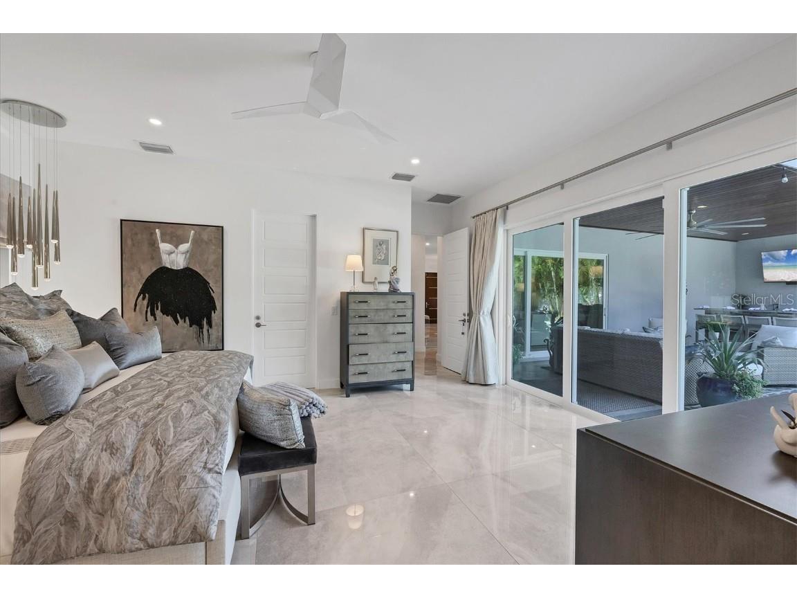 2711 Blossom Drive Sarasota FL 34239 A4669337 image21