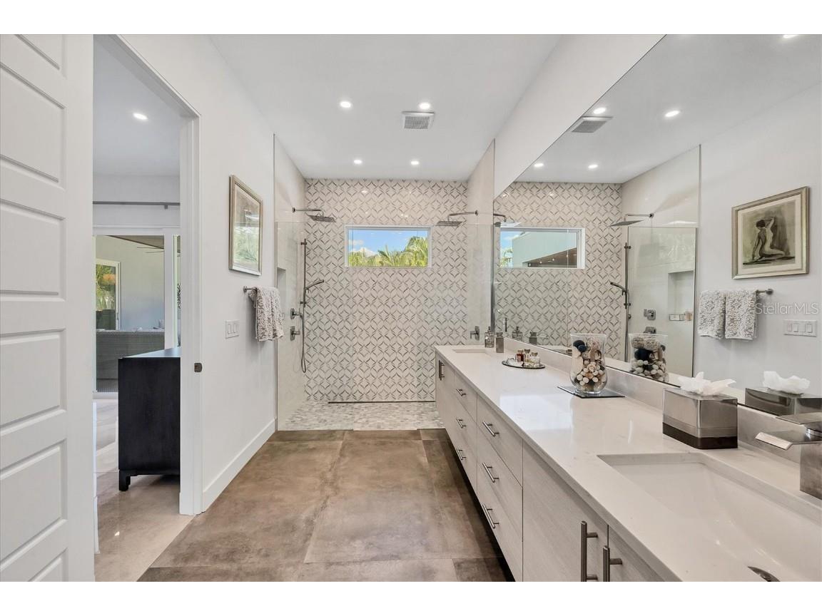 2711 Blossom Drive Sarasota FL 34239 A4669337 image22