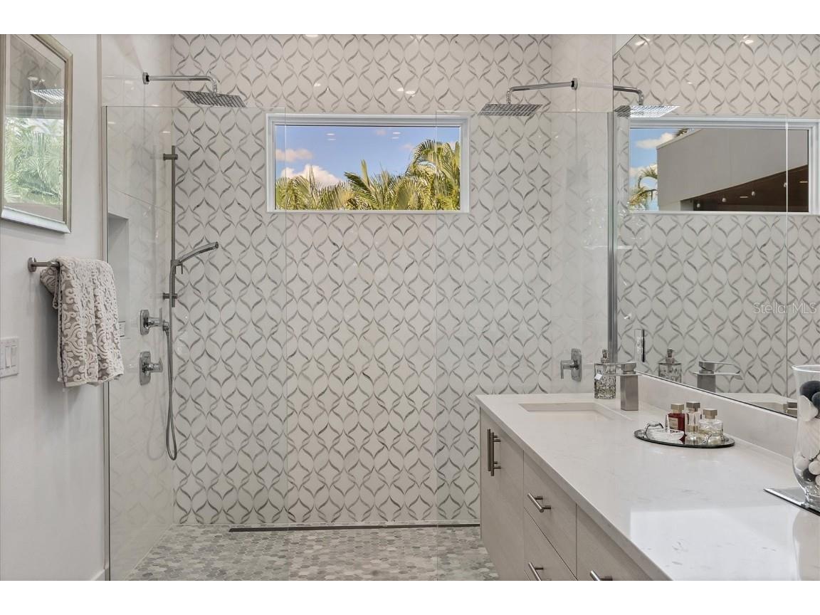 2711 Blossom Drive Sarasota FL 34239 A4669337 image23