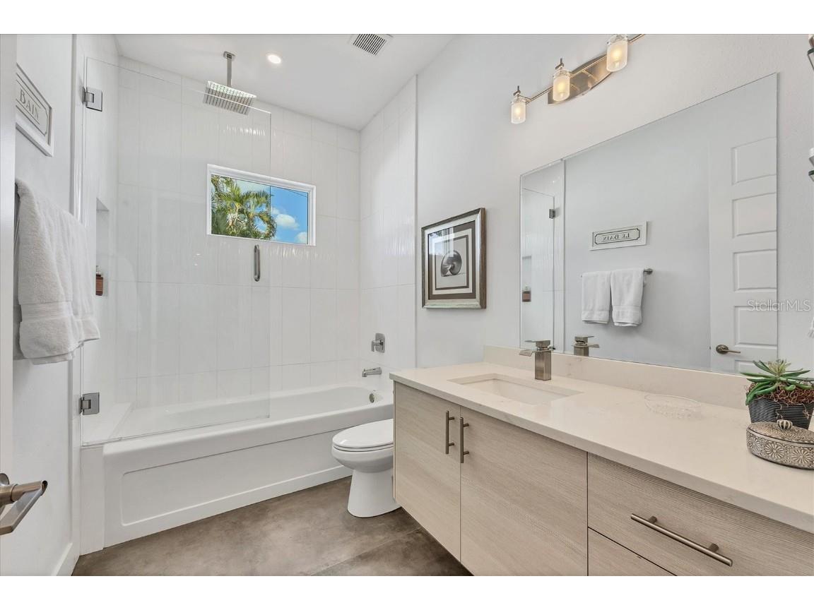 2711 Blossom Drive Sarasota FL 34239 A4669337 image26