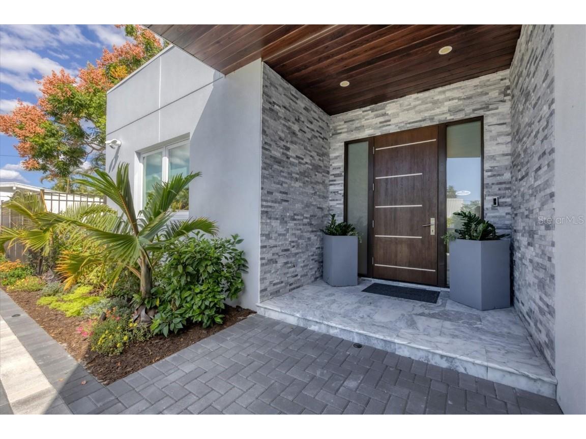 2711 Blossom Drive Sarasota FL 34239 A4669337 image3