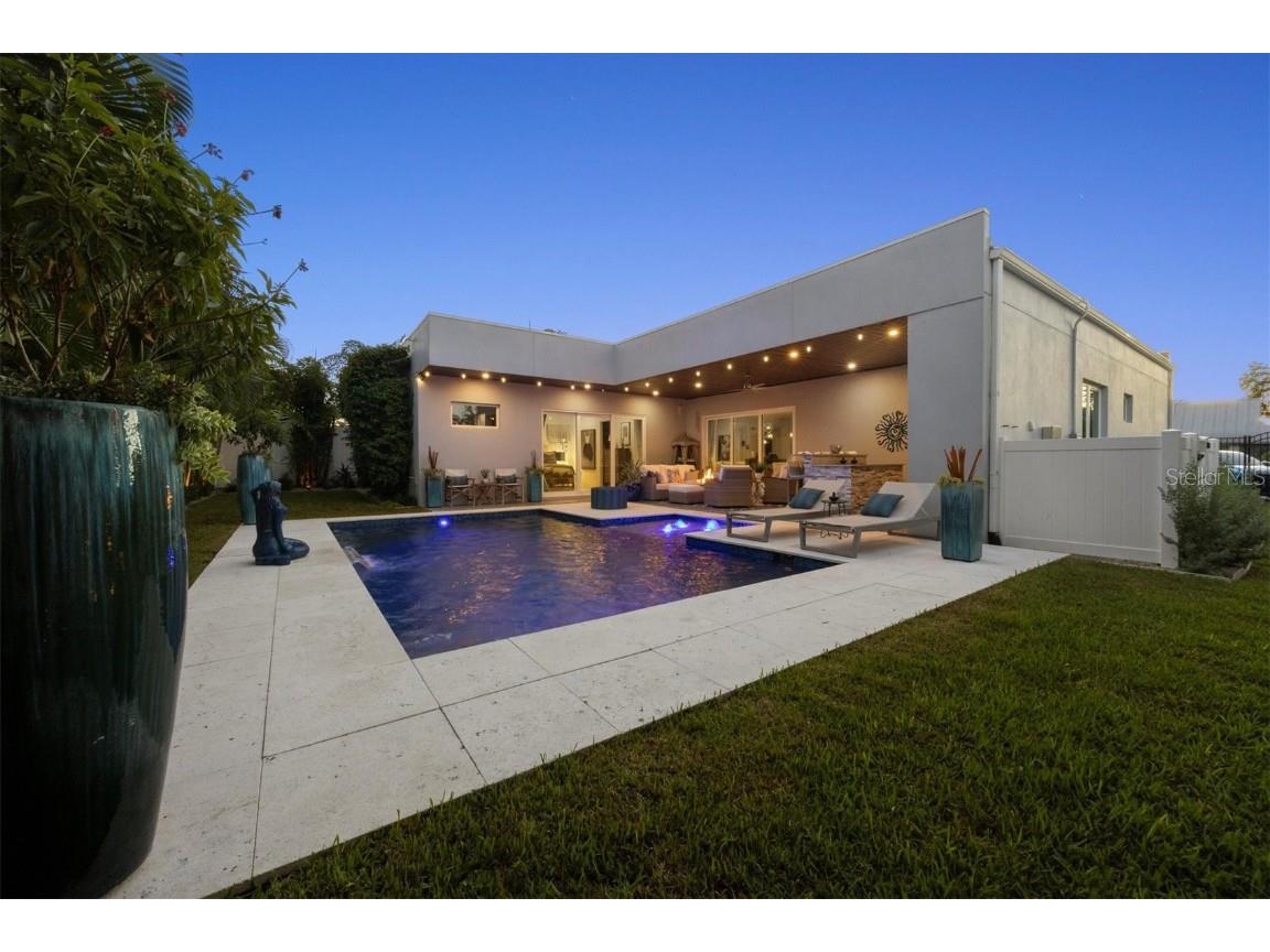 2711 Blossom Drive Sarasota FL 34239 A4669337 image34