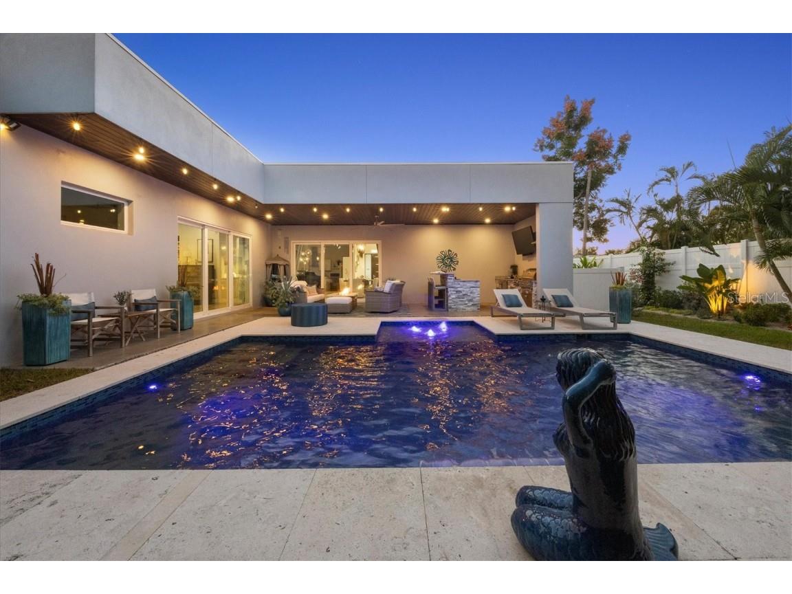 2711 Blossom Drive Sarasota FL 34239 A4669337 image35