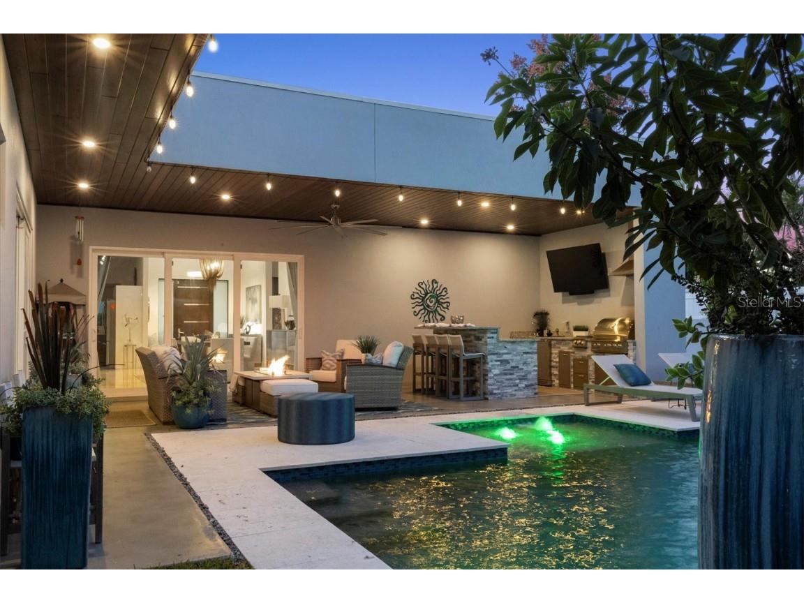 2711 Blossom Drive Sarasota FL 34239 A4669337 image36