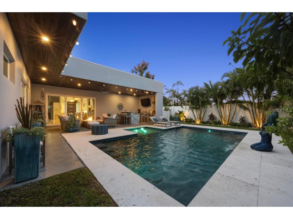 2711 Blossom Drive Sarasota FL 34239 A4669337 image37