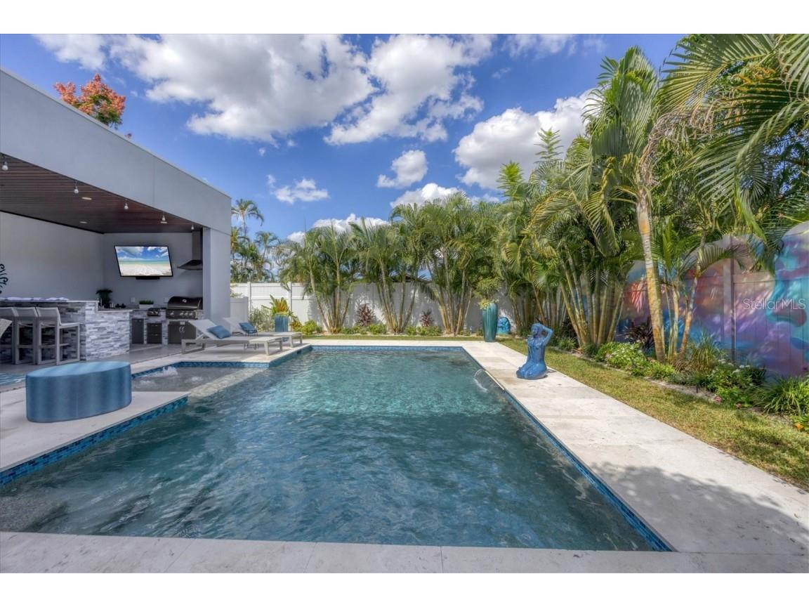 2711 Blossom Drive Sarasota FL 34239 A4669337 image41