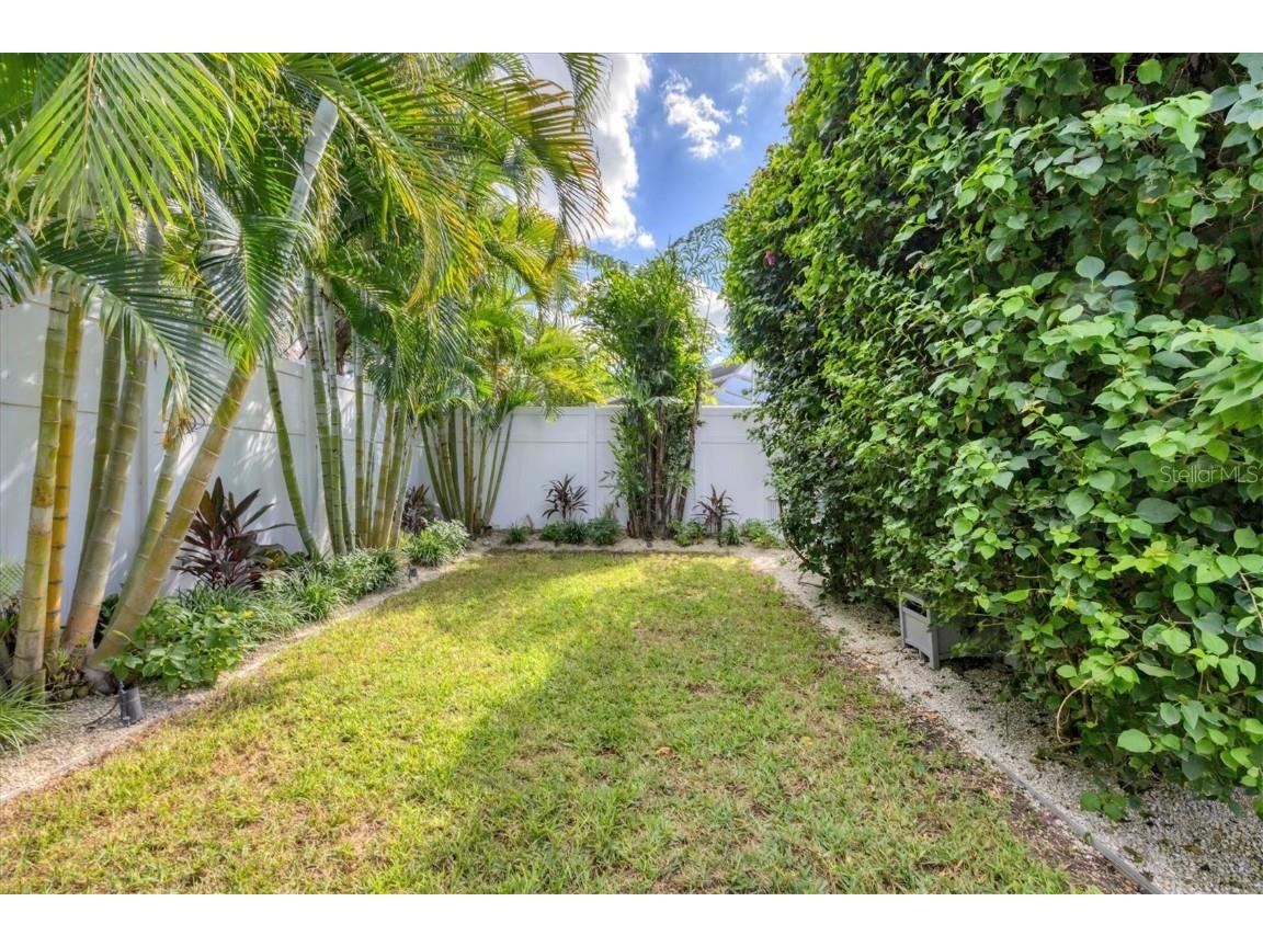 2711 Blossom Drive Sarasota FL 34239 A4669337 image45