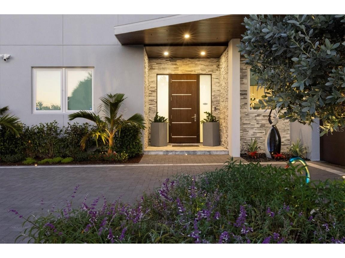 2711 Blossom Drive Sarasota FL 34239 A4669337 image47