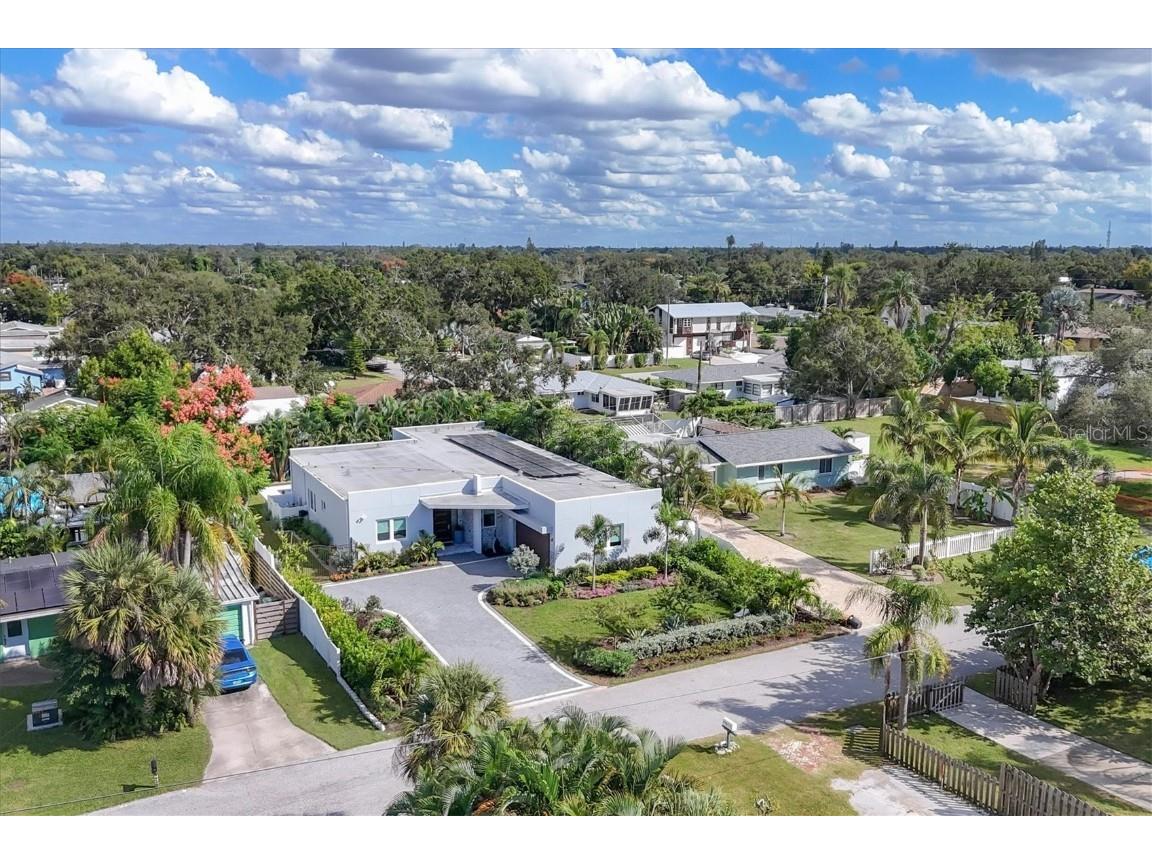 2711 Blossom Drive Sarasota FL 34239 A4669337 image54