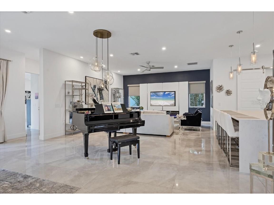 2711 Blossom Drive Sarasota FL 34239 A4669337 image6