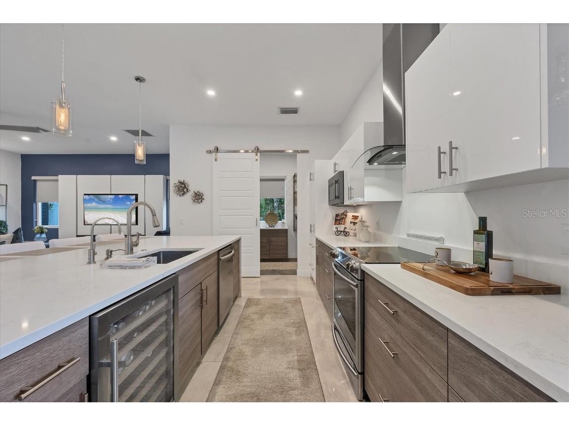 2711 Blossom Drive Sarasota FL 34239 A4669337 image8