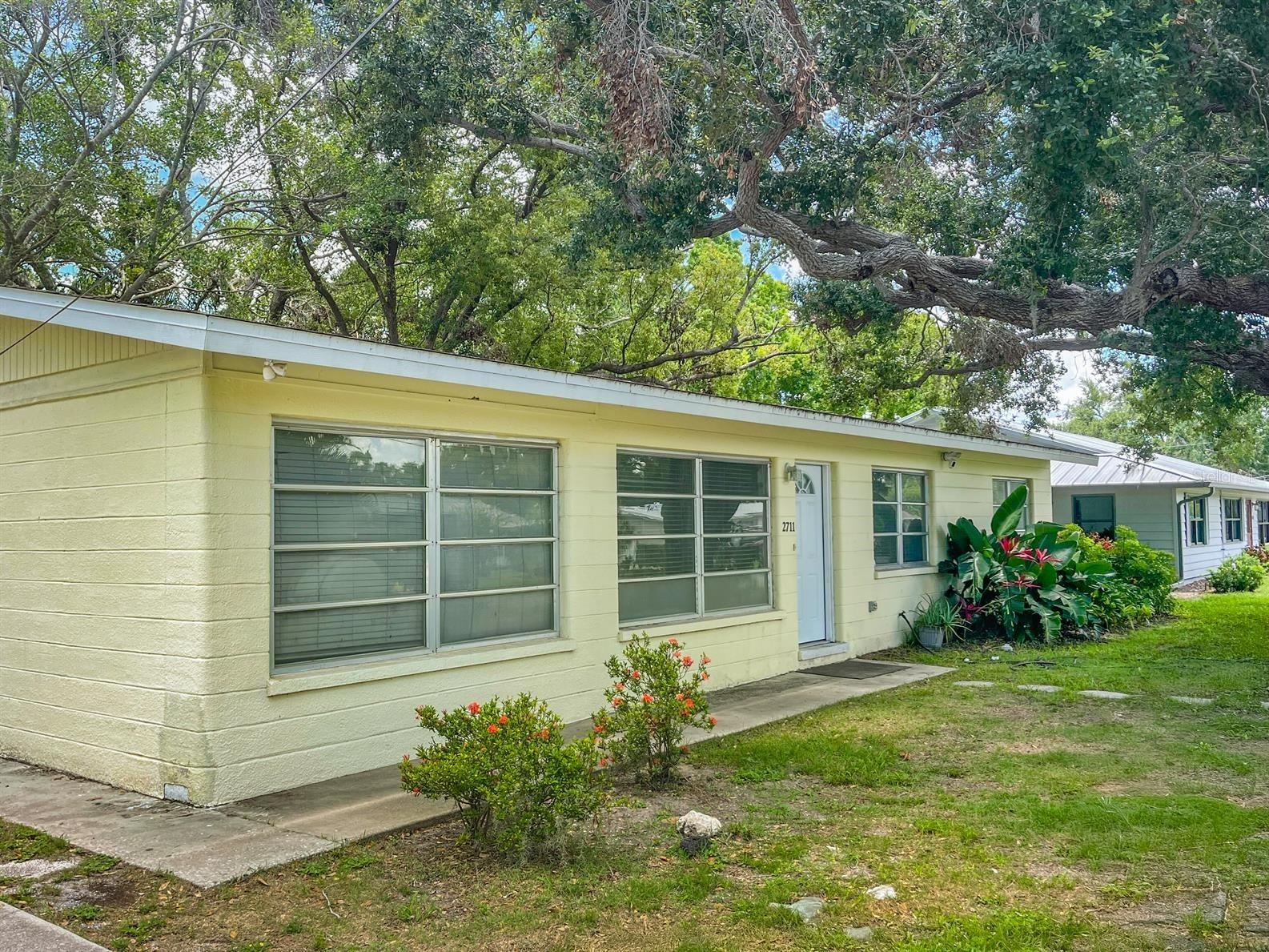 2711 Lynnhurst Street Sarasota FL 34239 A4698888 image2